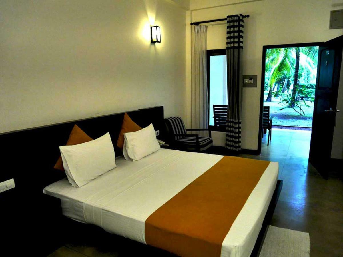 Lagoon Paradise Beach Resort Tangalle Dış mekan fotoğraf
